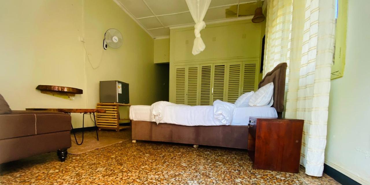 Afro Smile Hotel And Guest House-Jinja Exterior foto